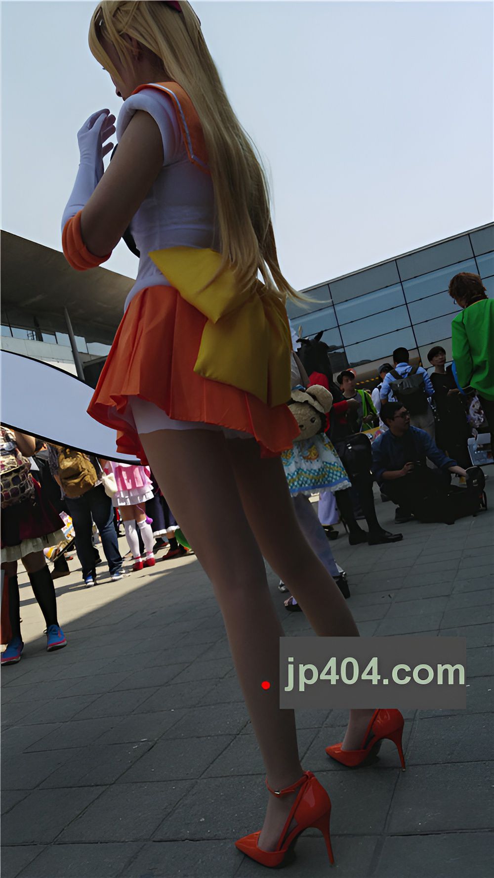 橘色短裙肉丝美女cosplay[640M/MP4]