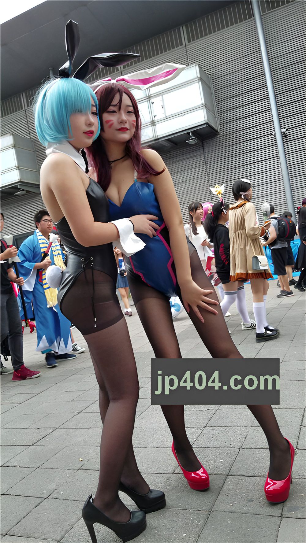 漂亮的黑丝连体皮衣Coser[502M/MP4]