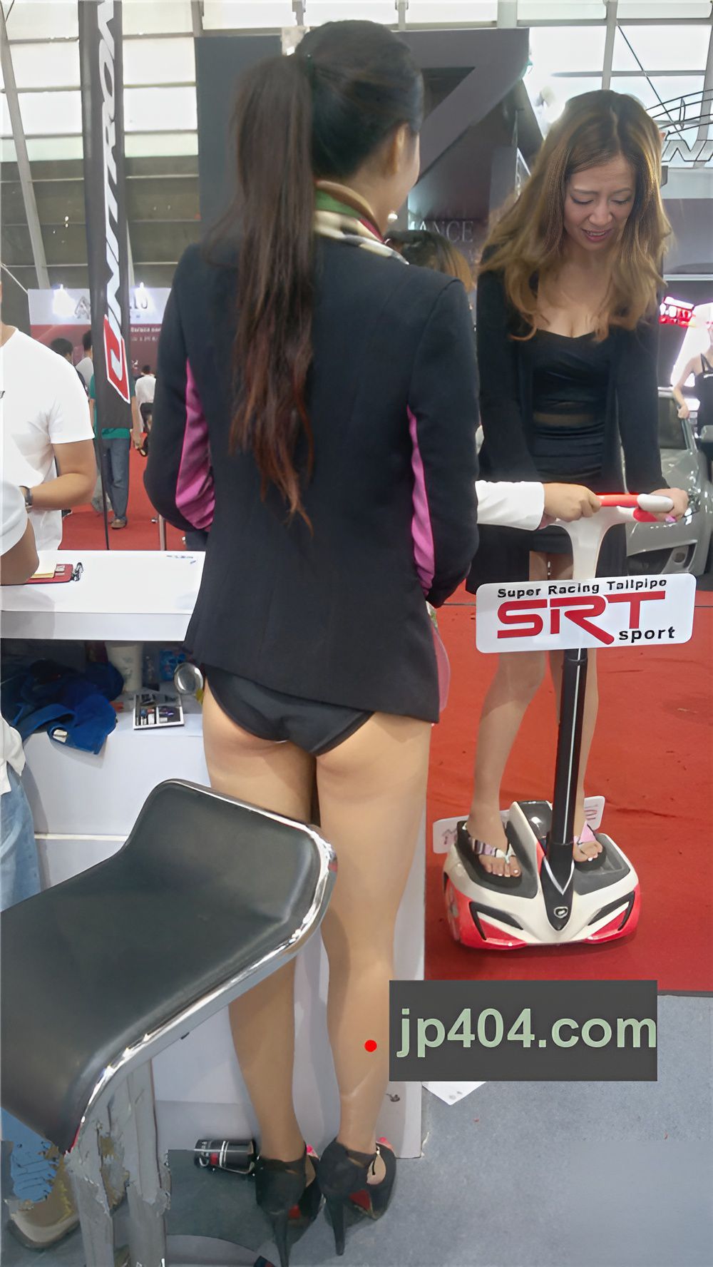 性感的短裤美女[173M/MP4]