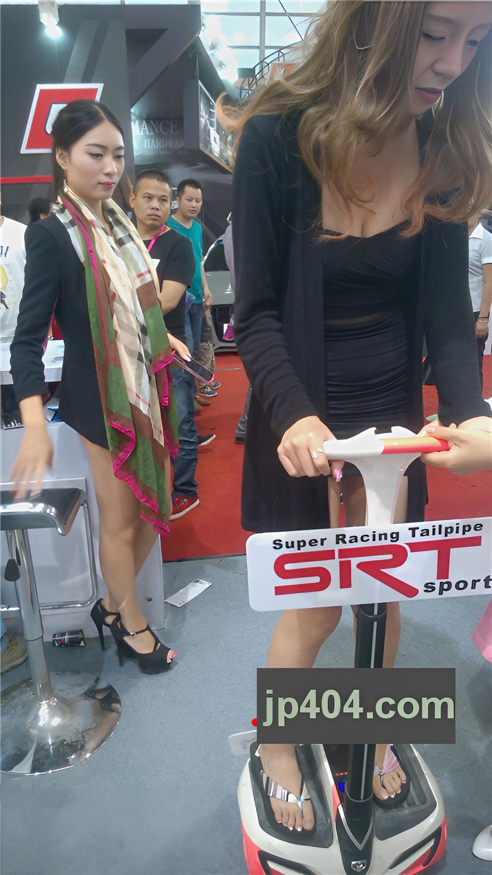 性感的短裤美女[173M/MP4]