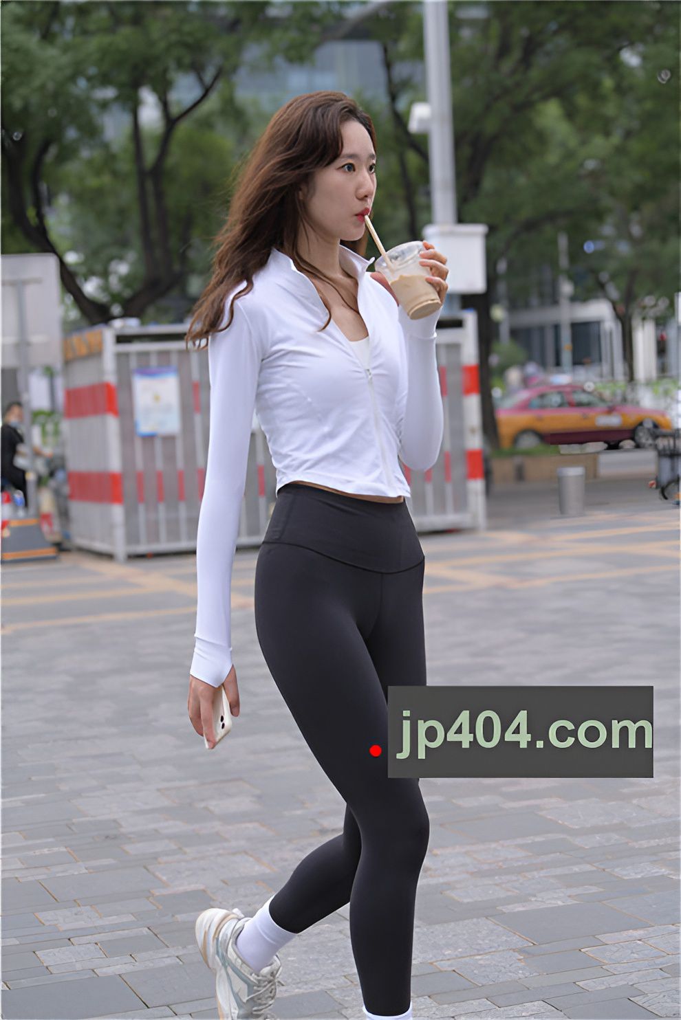 黑色瑜伽裤运动系高挑美女【套图+视频】