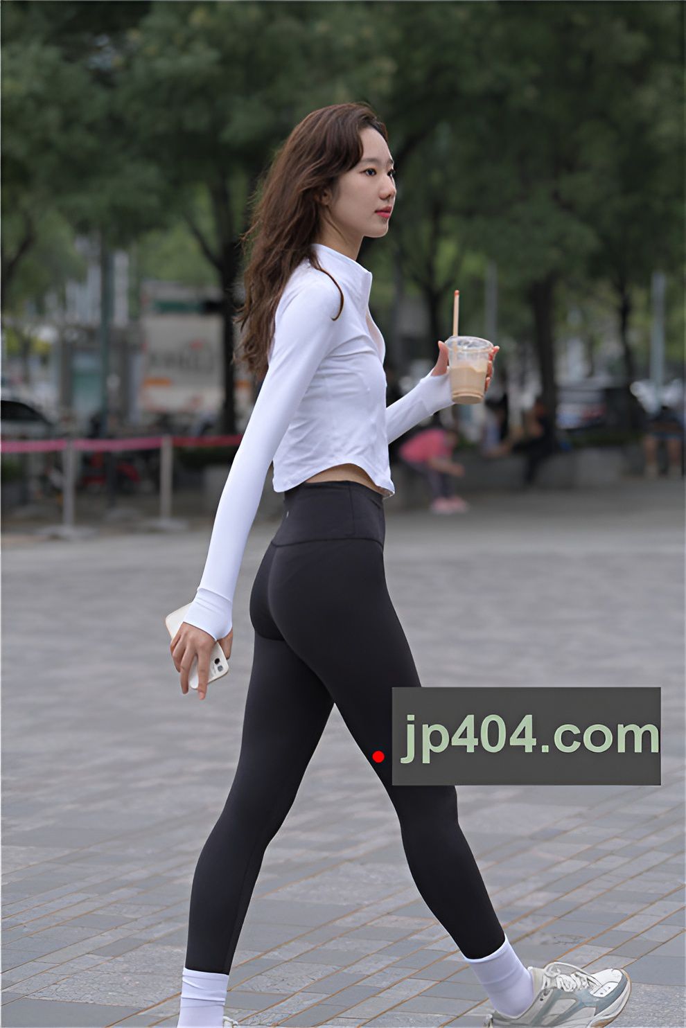 黑色瑜伽裤运动系高挑美女【套图+视频】