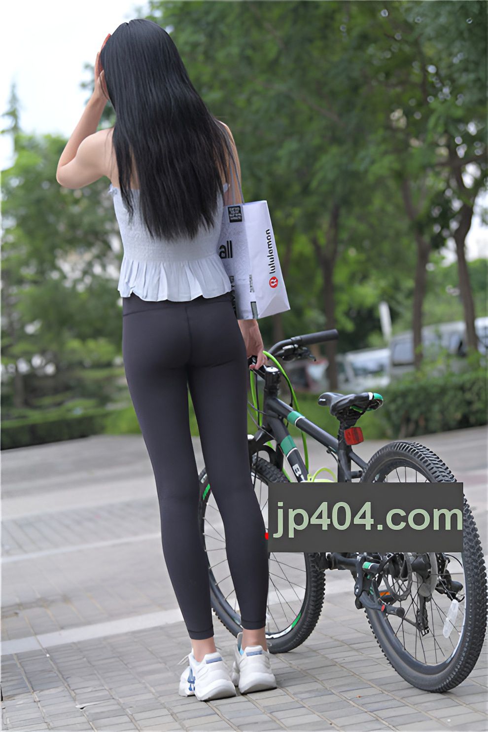 黑色瑜伽裤美女【套图+视频】