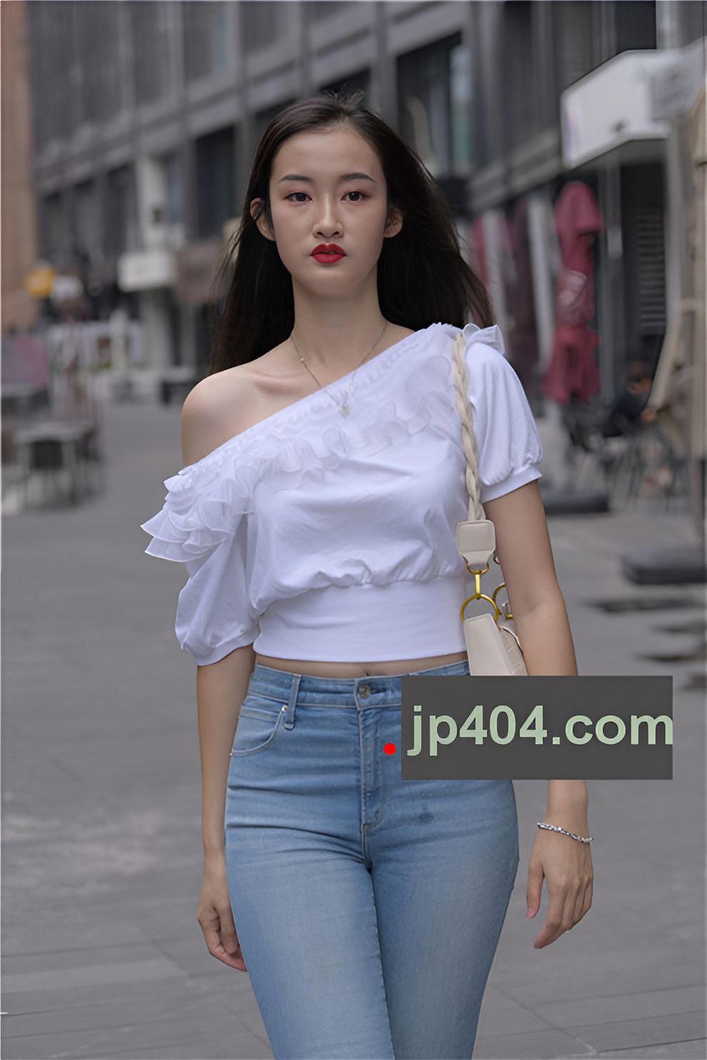 蓝色紧身牛仔裤美女【套图+视频】