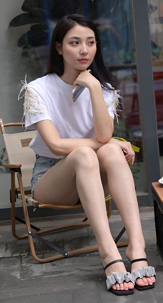 蓝色牛仔热裤美女【套图+视频】