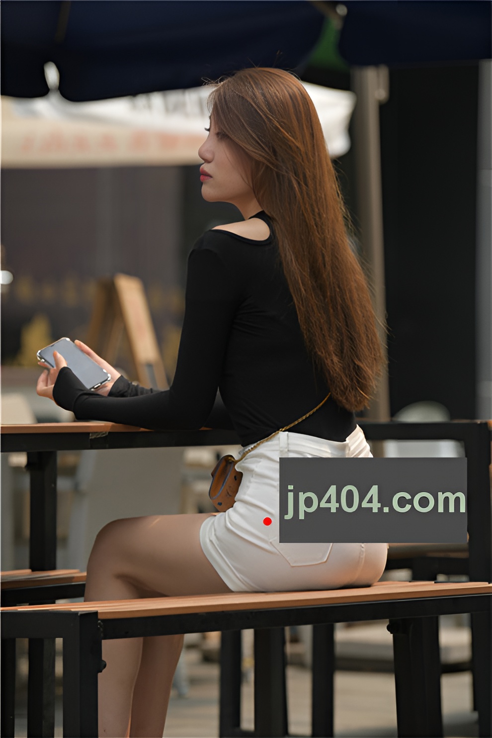 白色热裤大长腿美女【套图+视频】