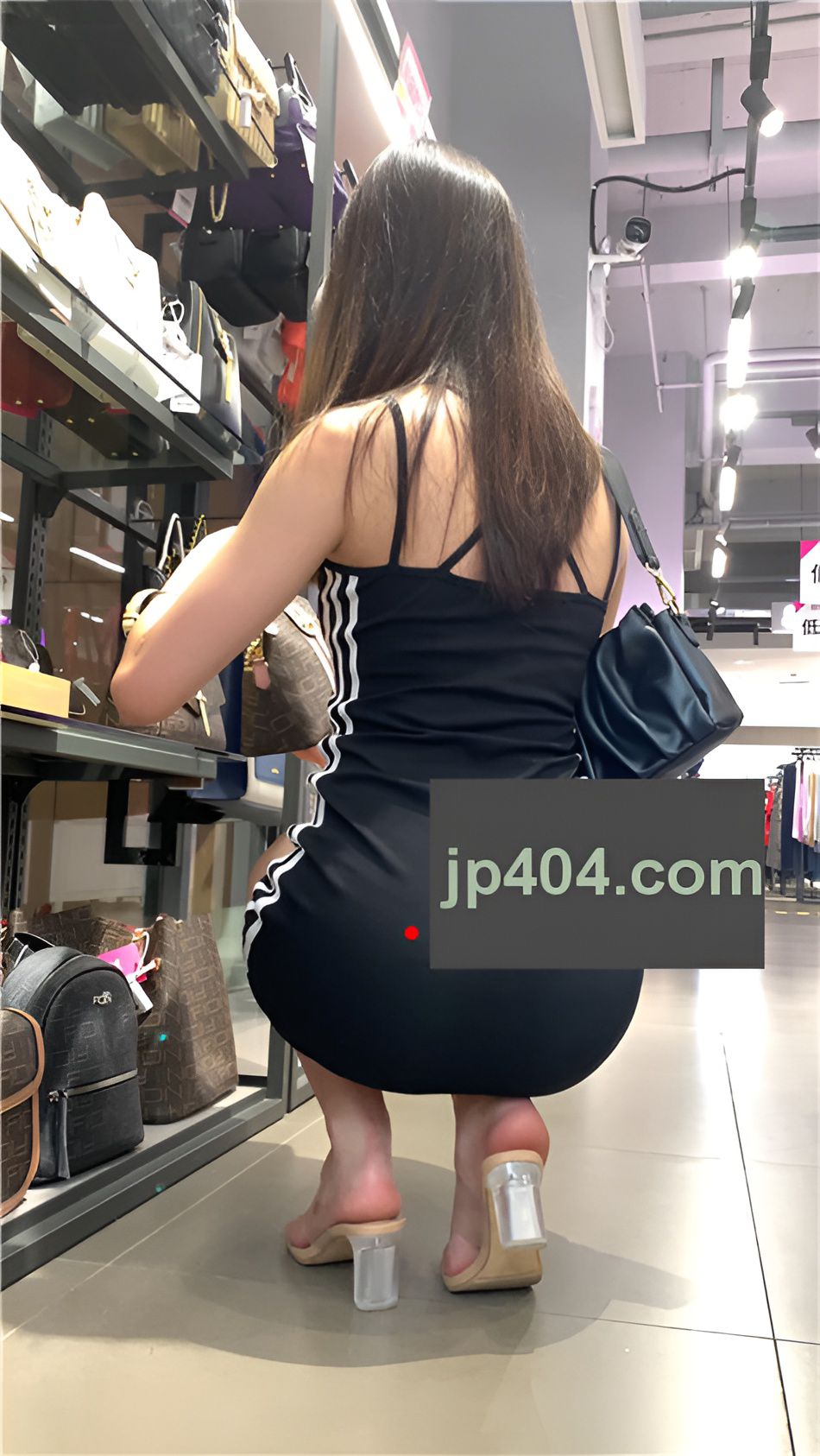 （视频）黑色包臀裙长腿美女 [8.53G/MP4]