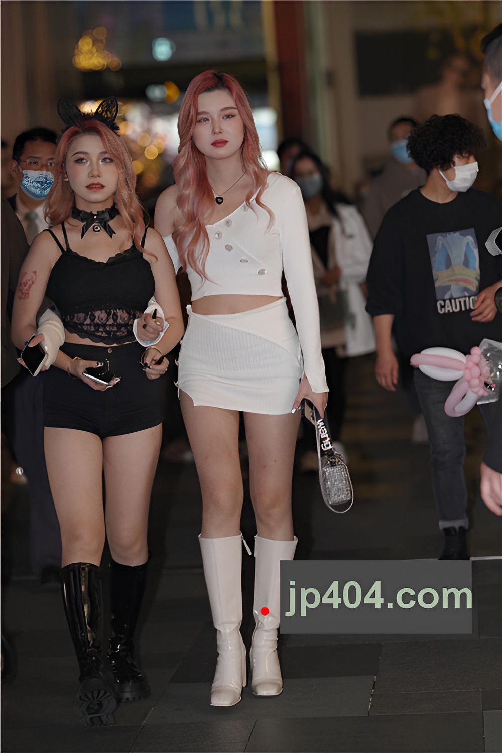 夜拍两个前卫的小姐姐(262P)[4.06G/JPG]