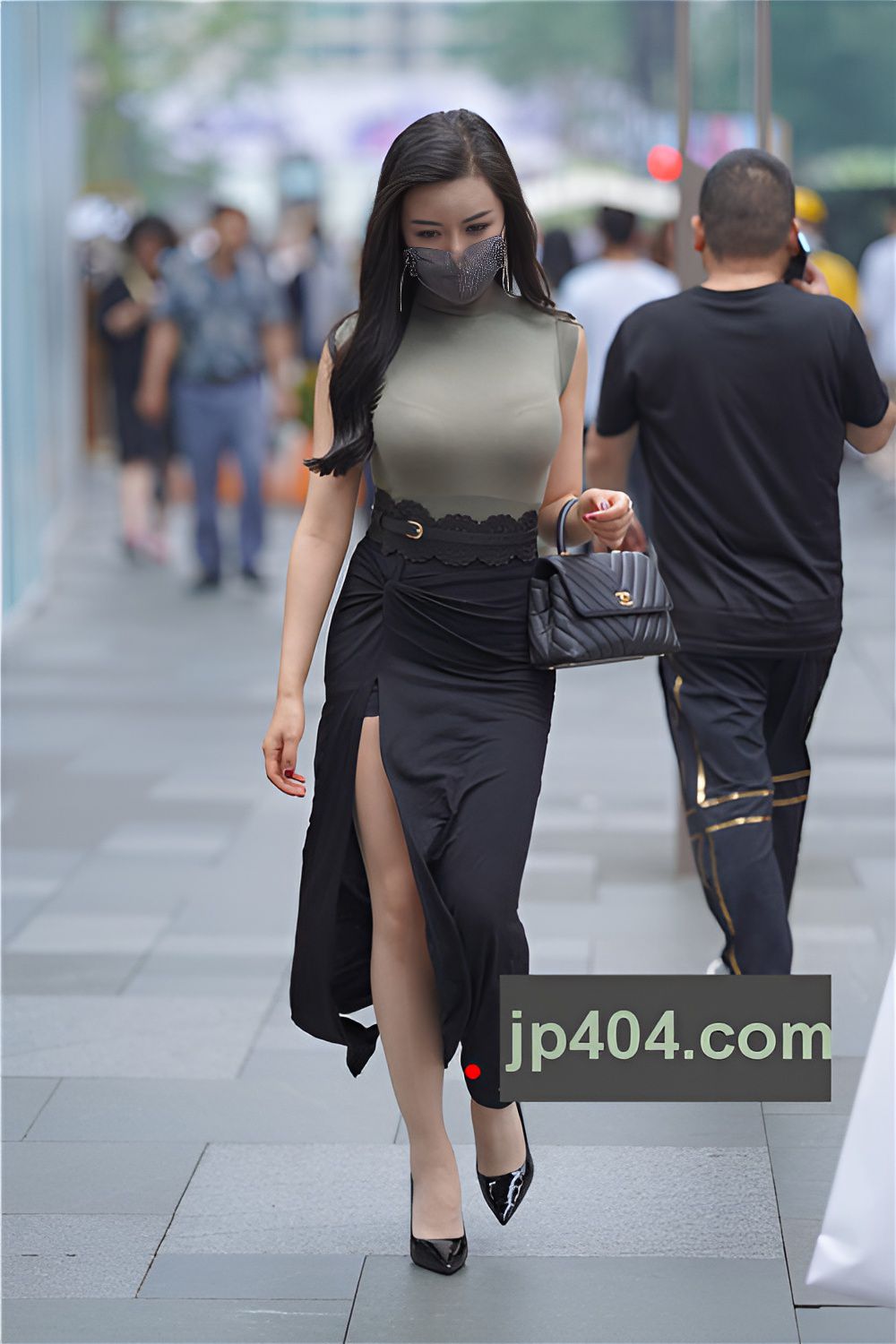 黑色包屯长裙小姐姐(206P)[2.36G/JPG]