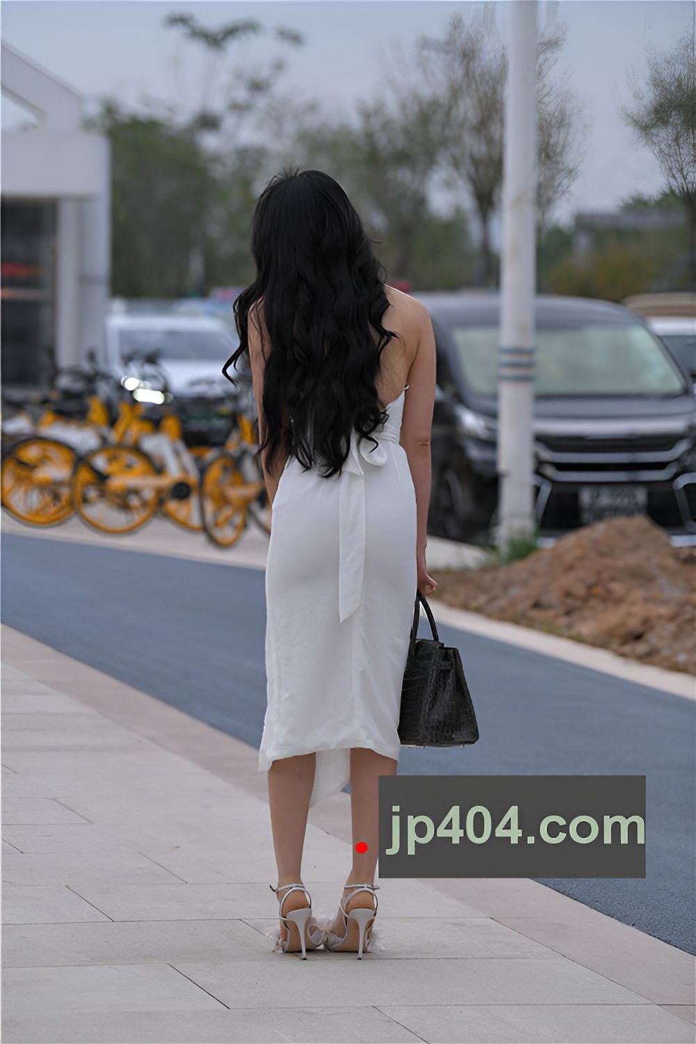 漂亮的白裙美女(81P)[2.17G/JPG]