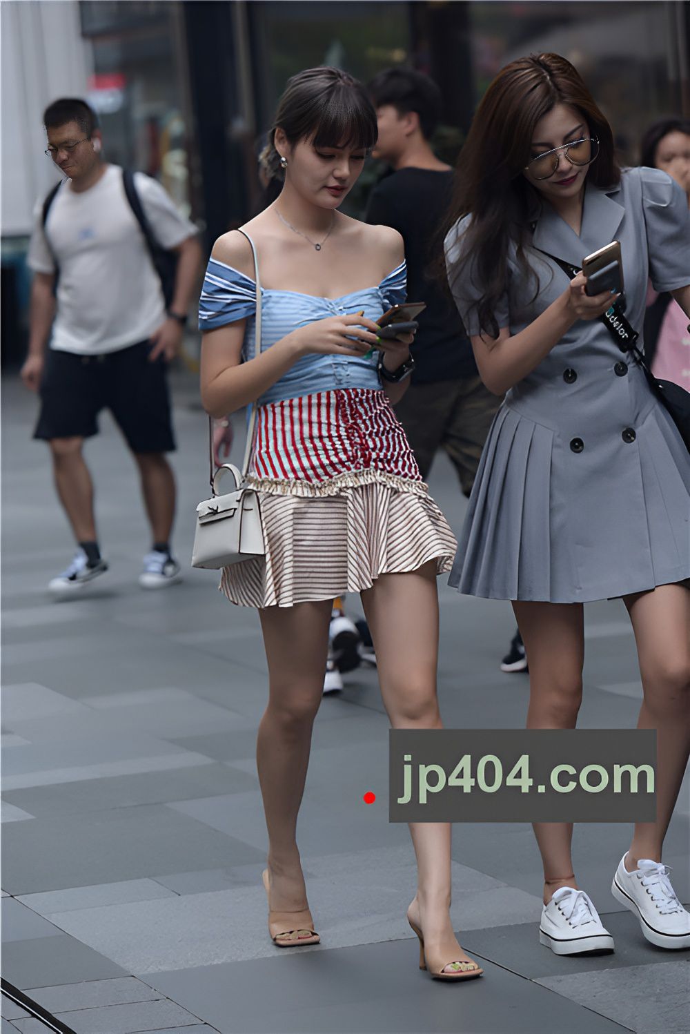 气质短发小姐姐(67P)[1.23G/JPG]