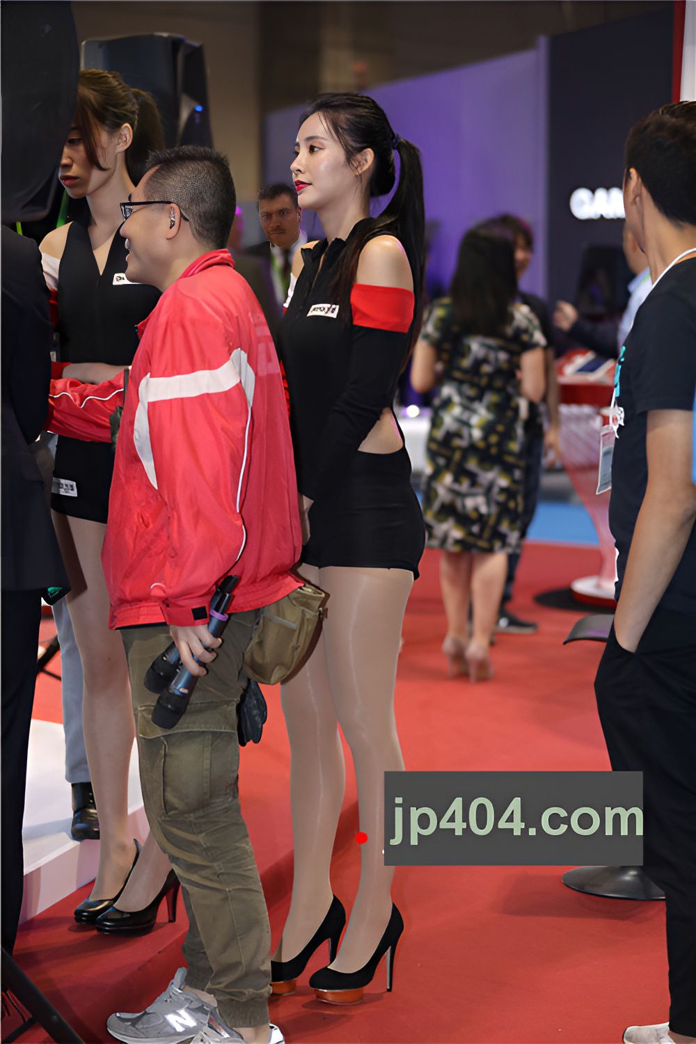 模特小姐姐(20P)[112M/JPG]