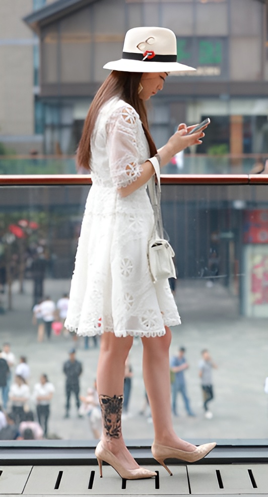 白色连衣裙纹身小姐姐(40P)[307M/JPG]