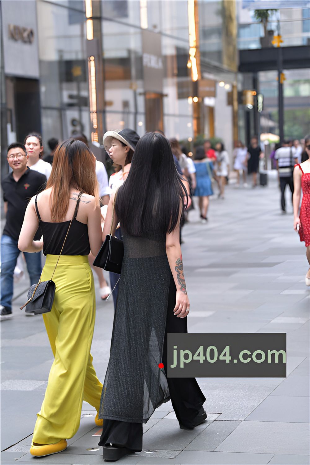 黑色薄纱妹子(23P)[328M/JPG]