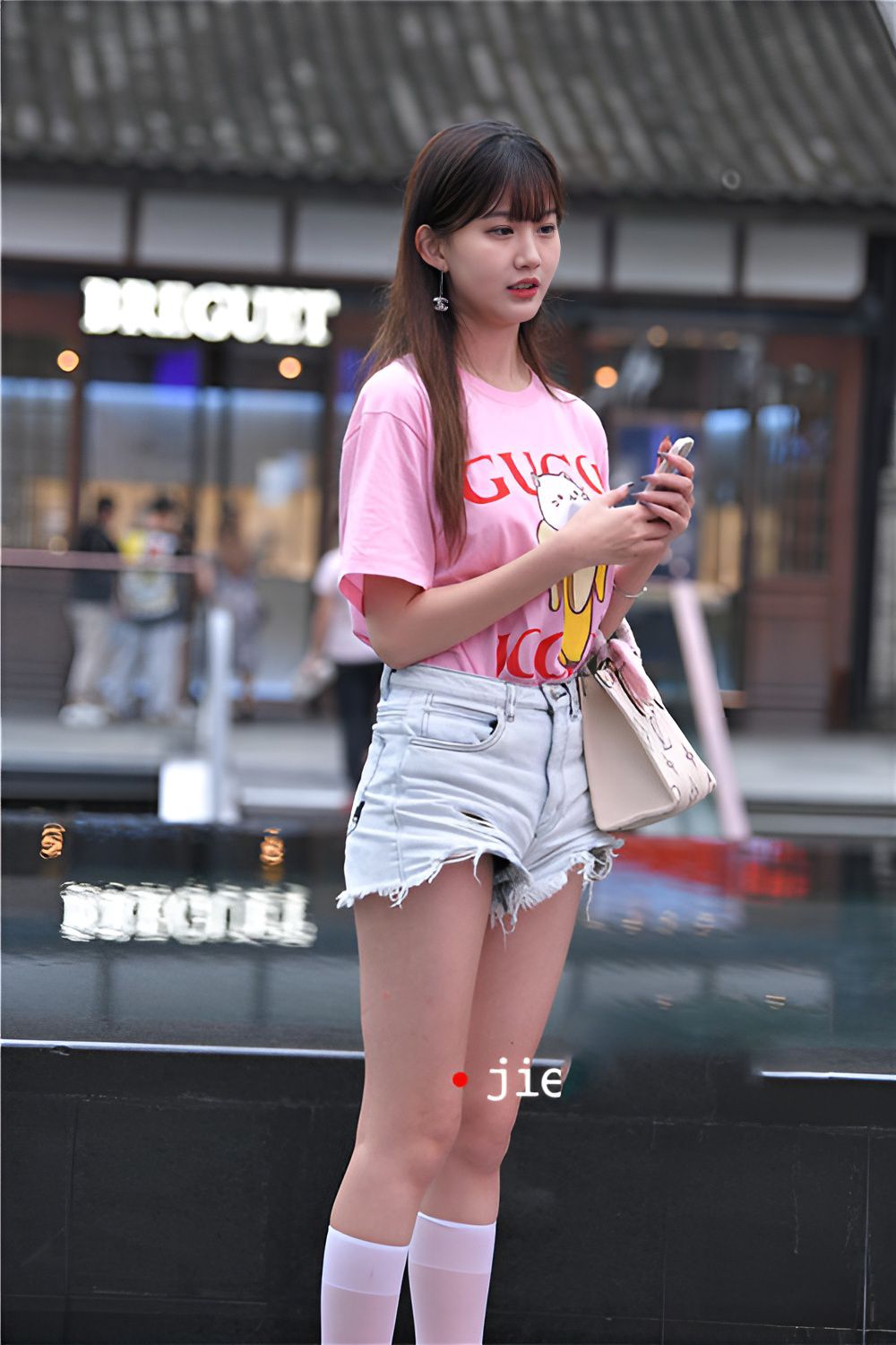 粉衣青涩的小姐姐【套图+视频】