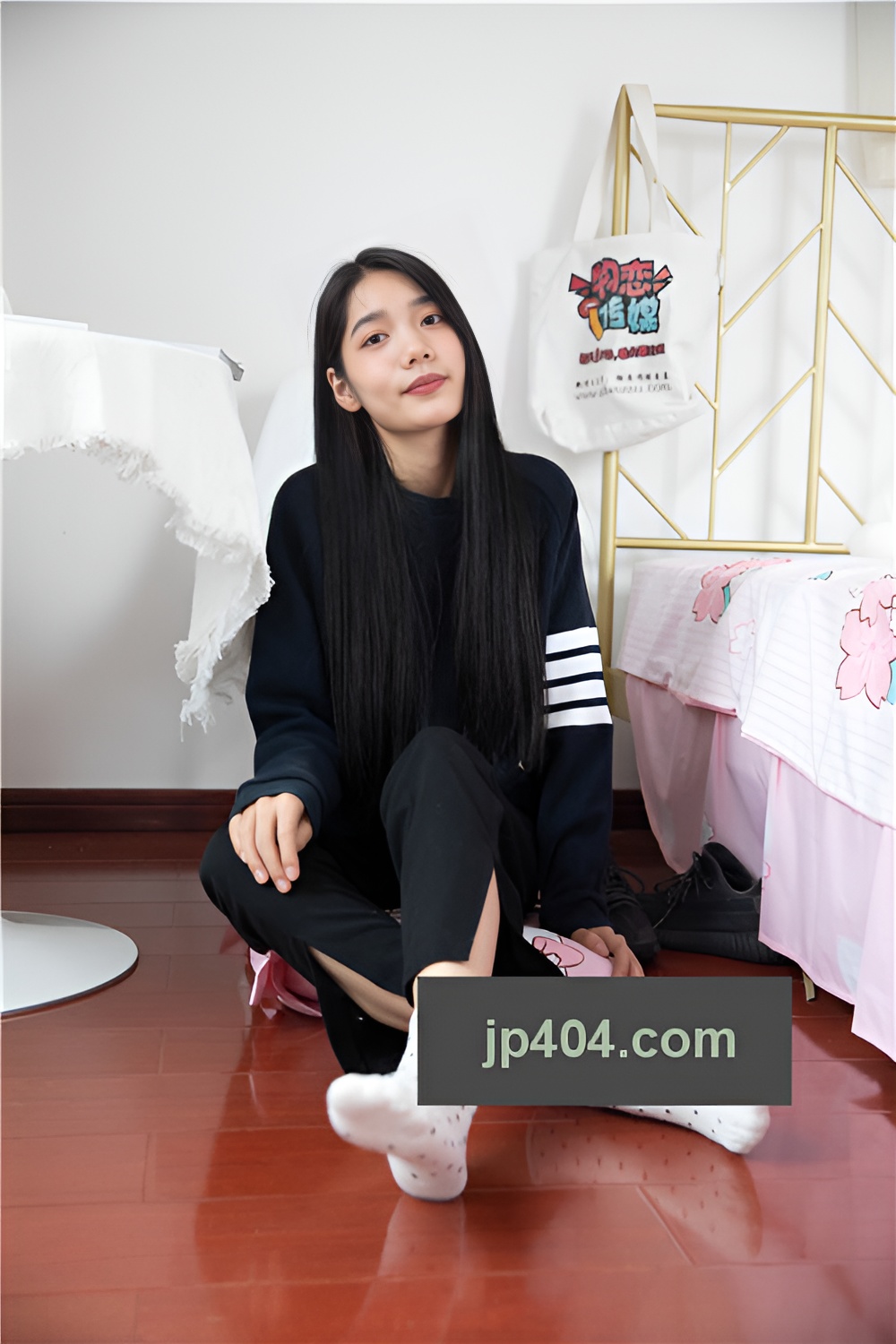 漂亮的美足小姐姐【套图+视频】