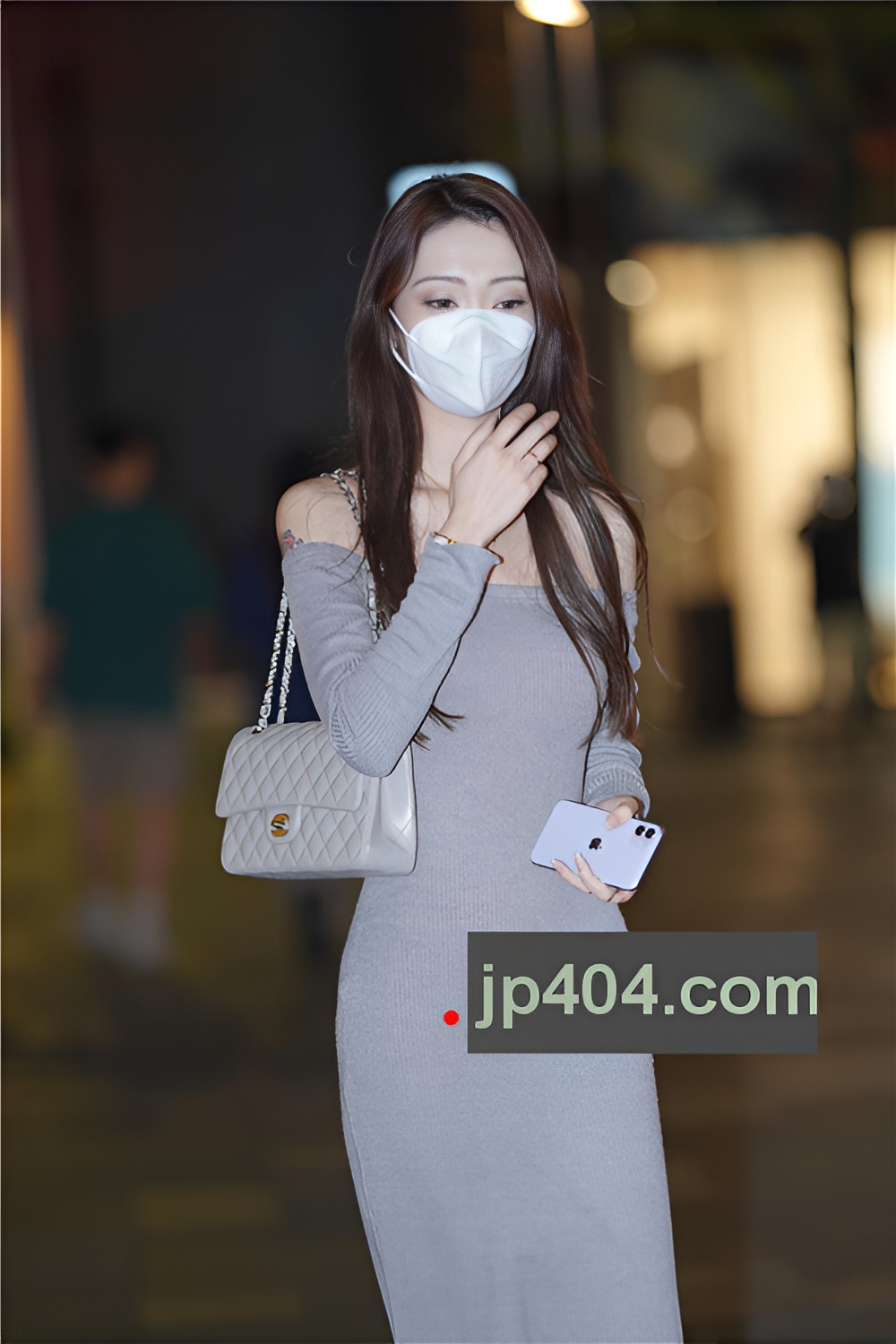 漂亮的长裙美女【套图+视频】