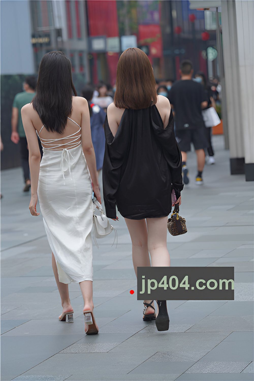 两个漂亮的美女【套图+视频】