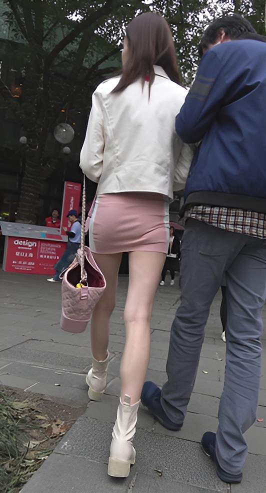 粉色包臀裙红唇美女美女[1.79G/MP4]