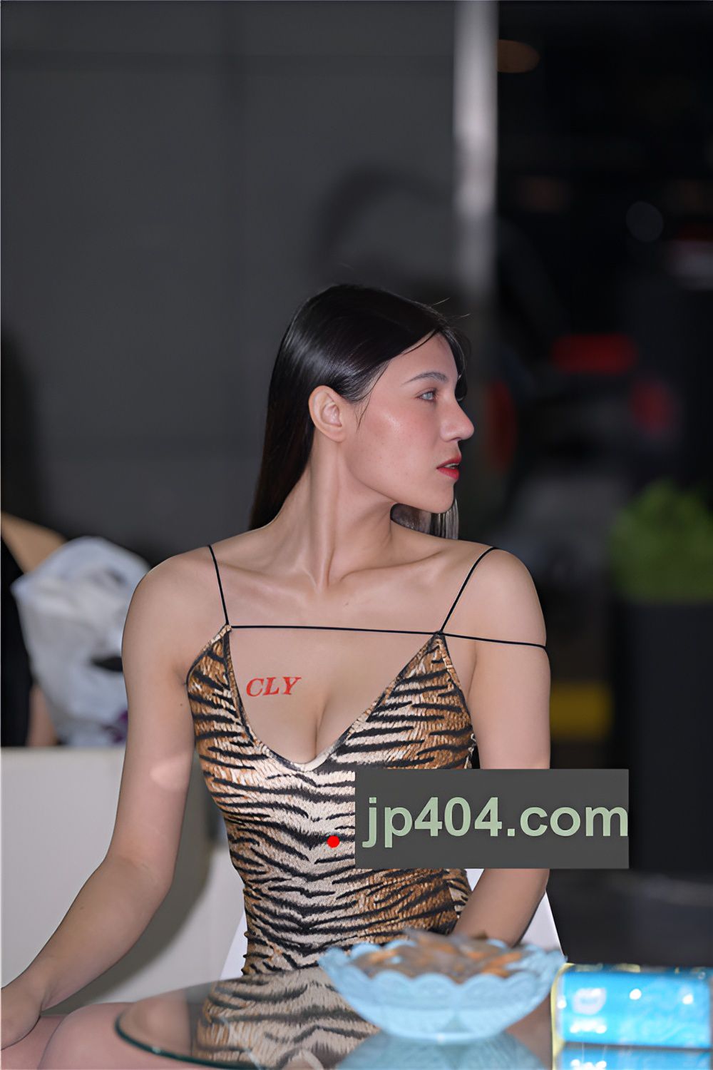 吊带豹纹小姐姐(41P)[915M/JPG]