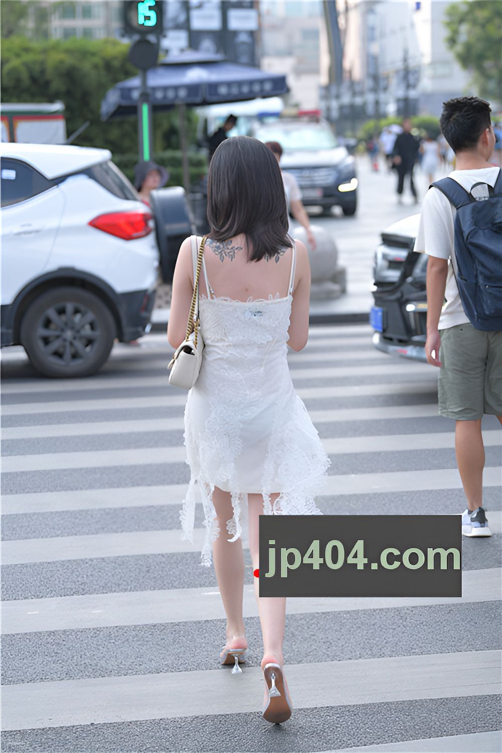 漂亮的白裙美女(84P)[1.86G/JPG]