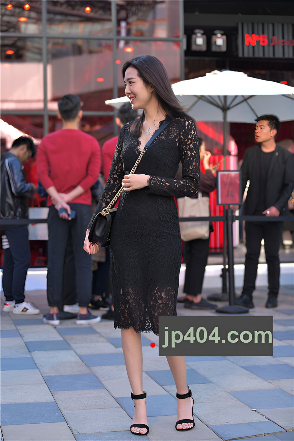 黑色镂空连体裙美女(59P)[1.62G/JPG]