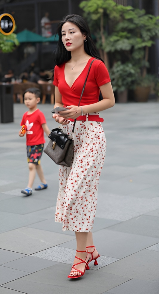 漂亮的红衣长裙小姐姐(39P)[337M/JPG]