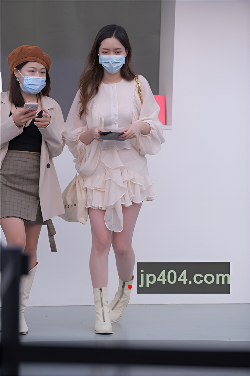 漂亮的白裙小姐姐(52P)[1.13G/JPG]