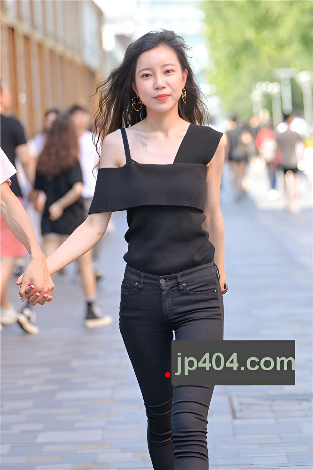 黑色牛仔裤小姐姐(41P)[895M/JPG]