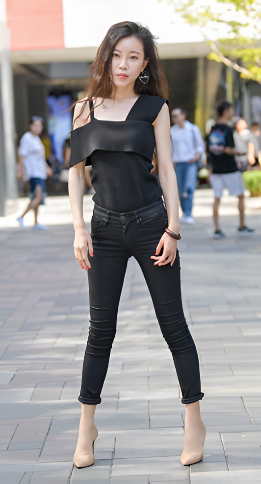 黑色牛仔裤小姐姐(41P)[895M/JPG]