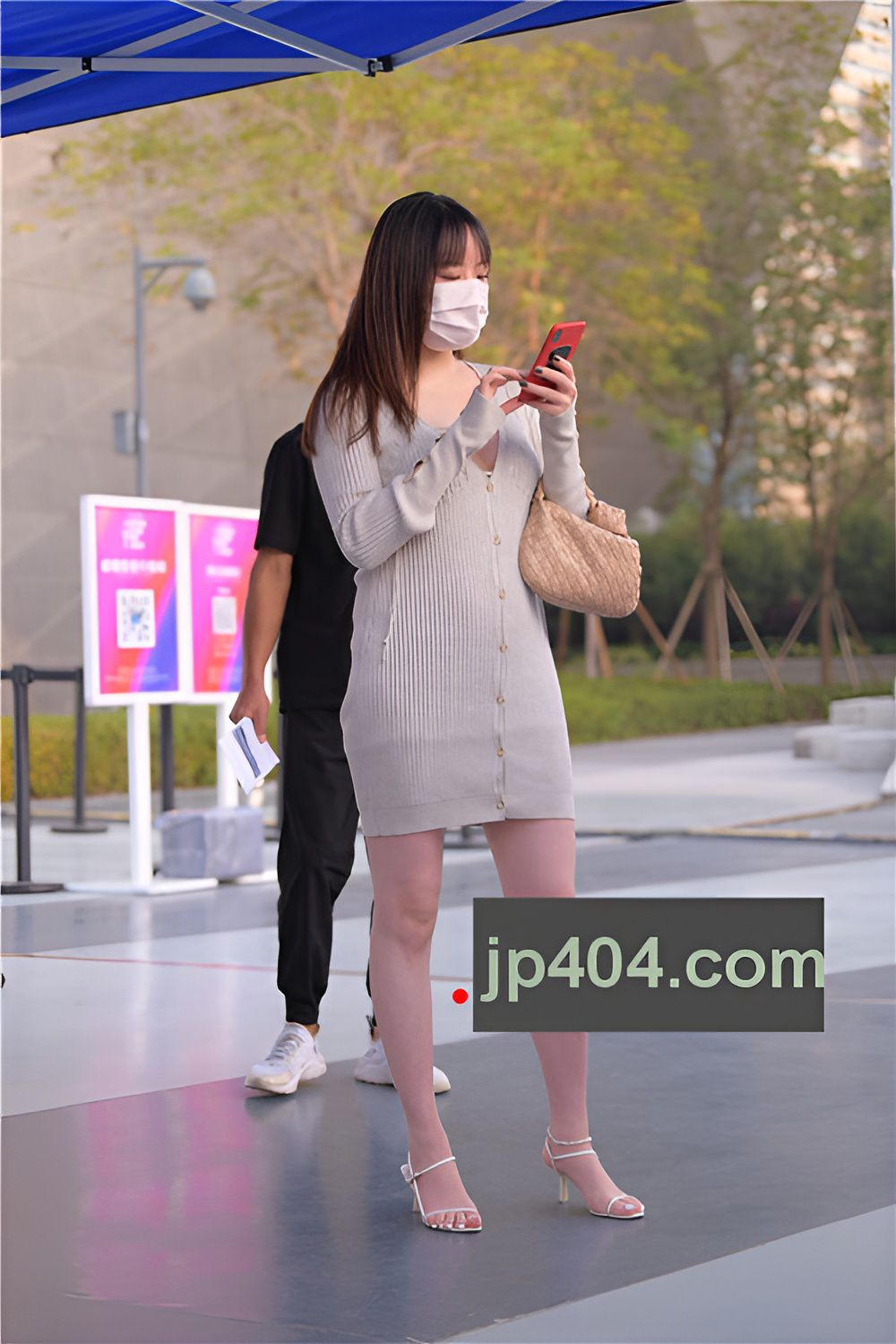 丰腴的连体裙妹子(86P)[1.8G/JPG]