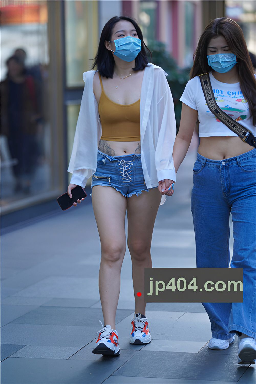 肚子上有纹身的吊带小姐姐(82P)[1.24G/JPG]