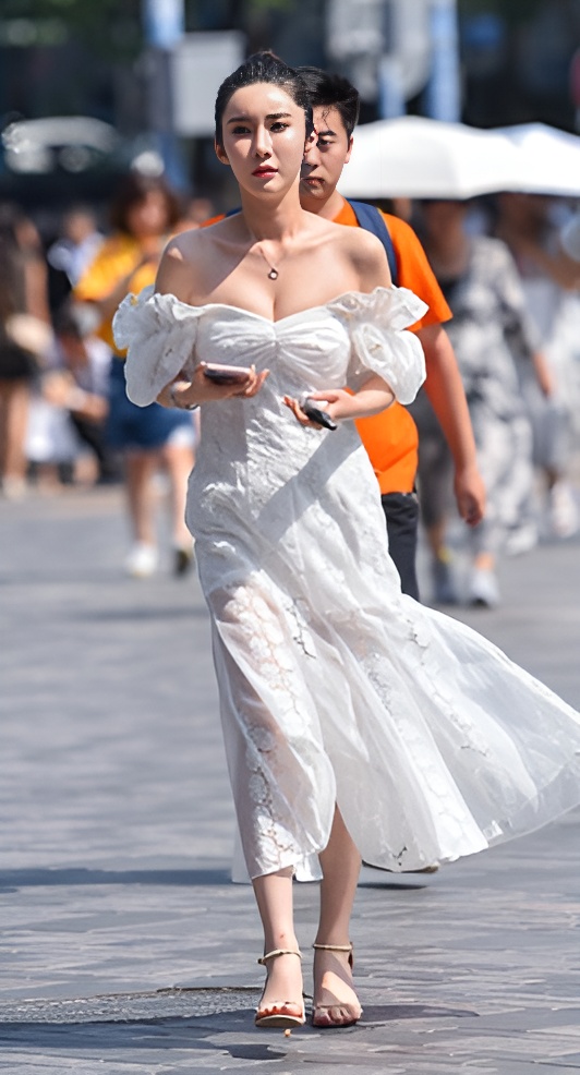 漂亮的白色长裙美女(38P)[767M/JPG]