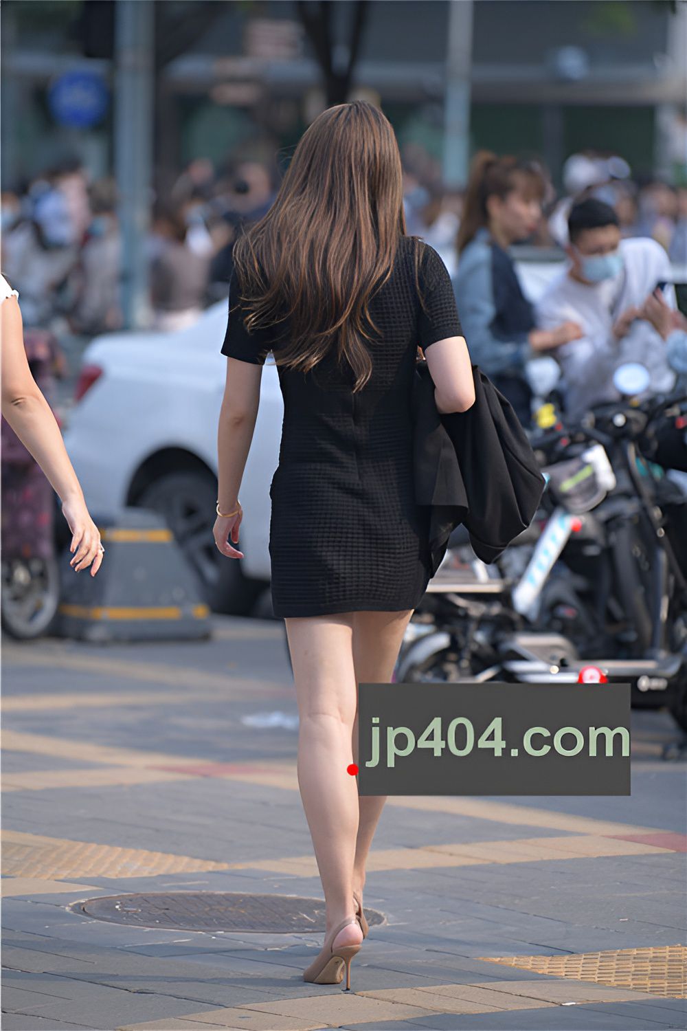 连体衣气质小姐姐(70P)[1.55G/JPG]