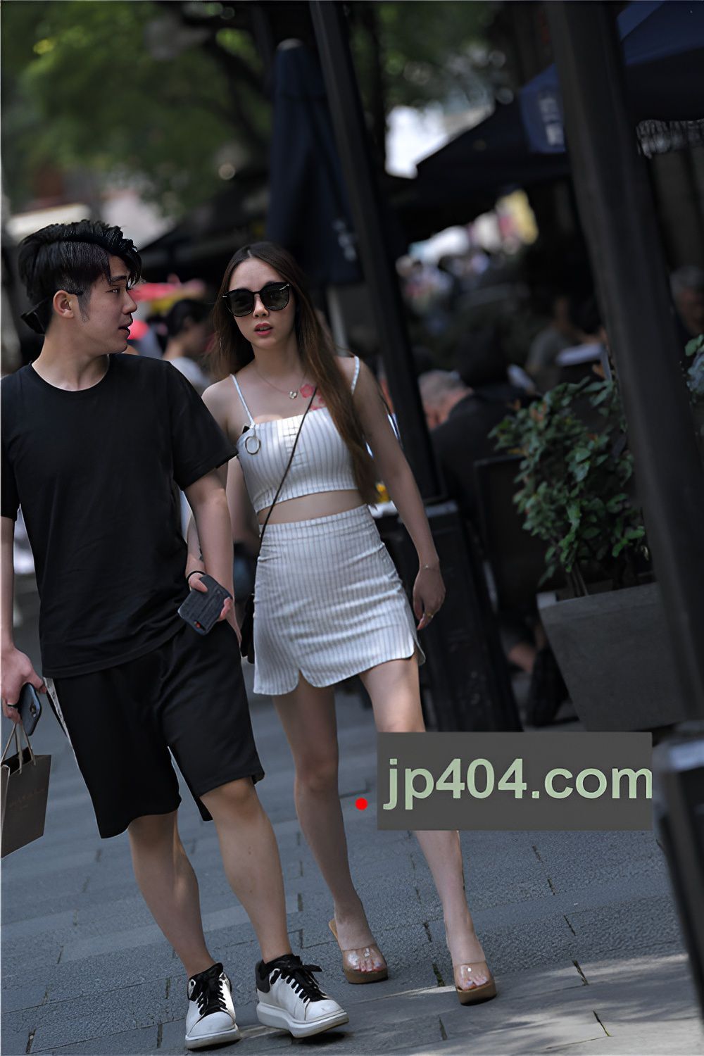 戴墨镜的妹子(54P)[1.27G/JPG]