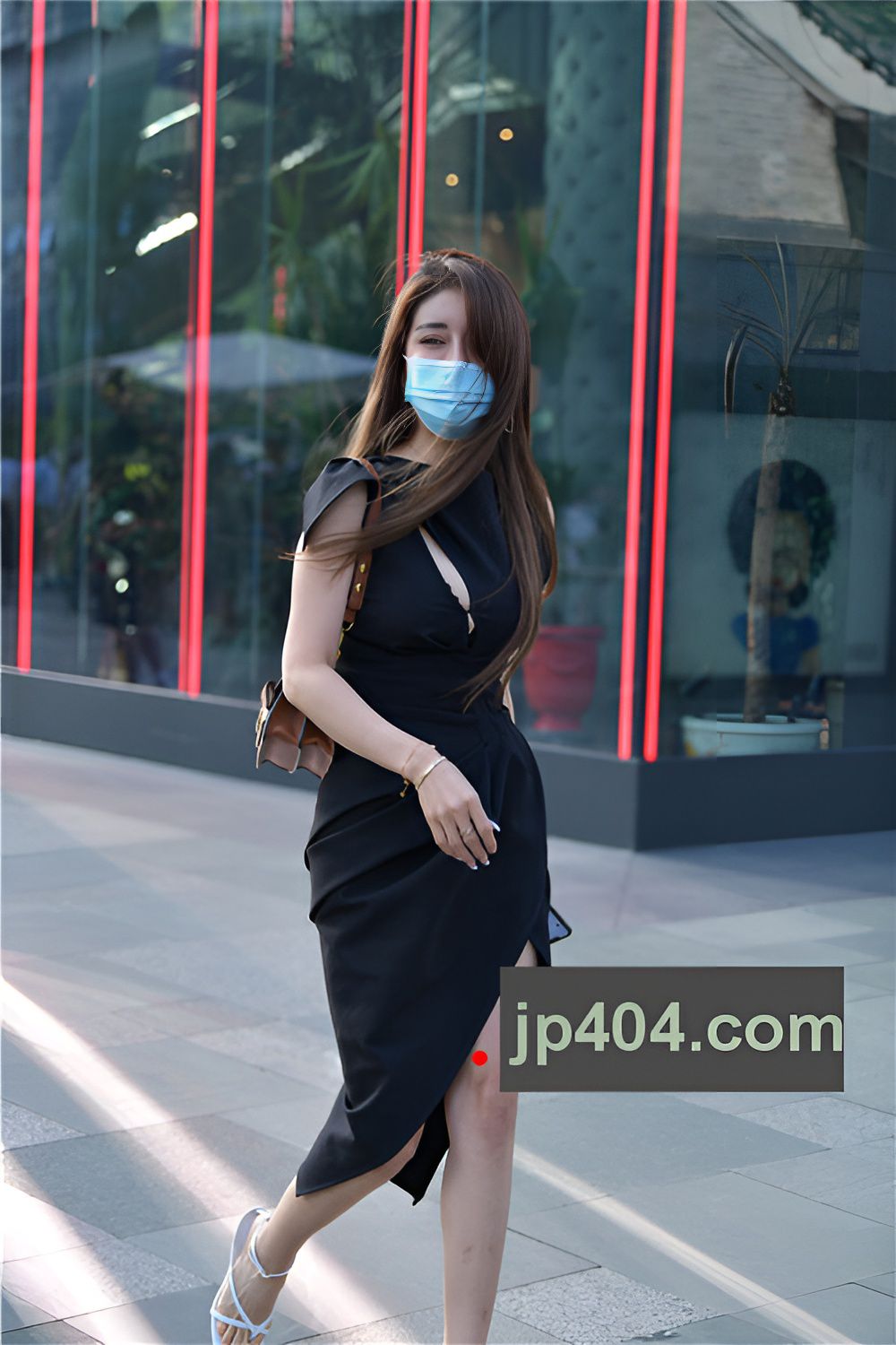 漂亮的黑裙小姐姐(30P)[646M/JPG]