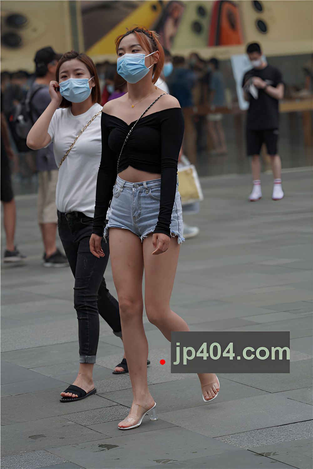 漂亮的黑衣妹子(56P)[613M/JPG]