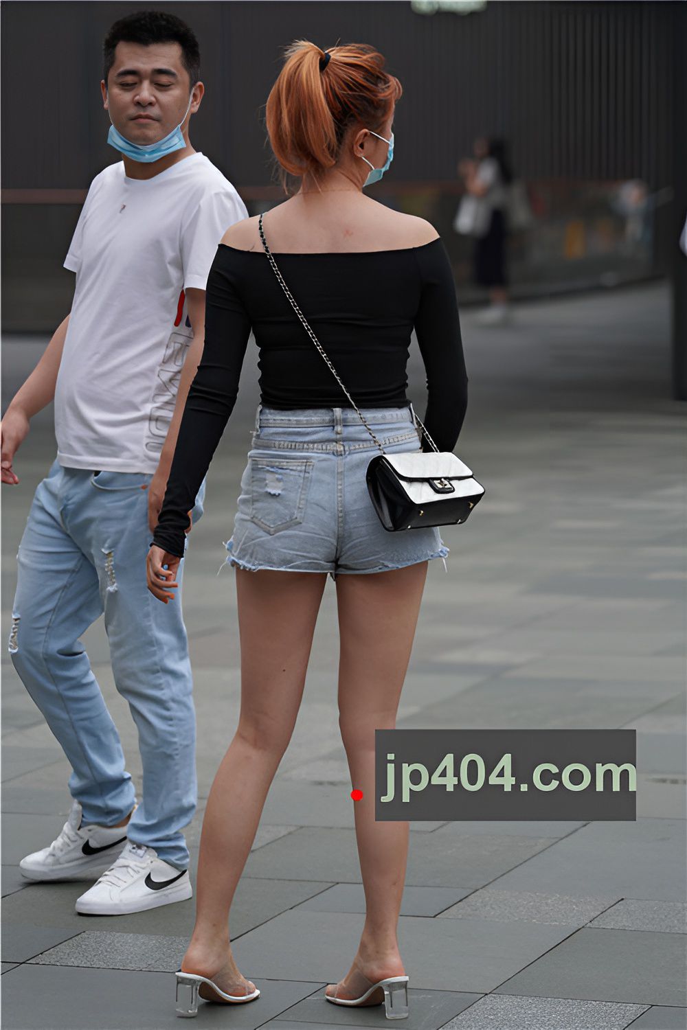 漂亮的黑衣妹子(56P)[613M/JPG]