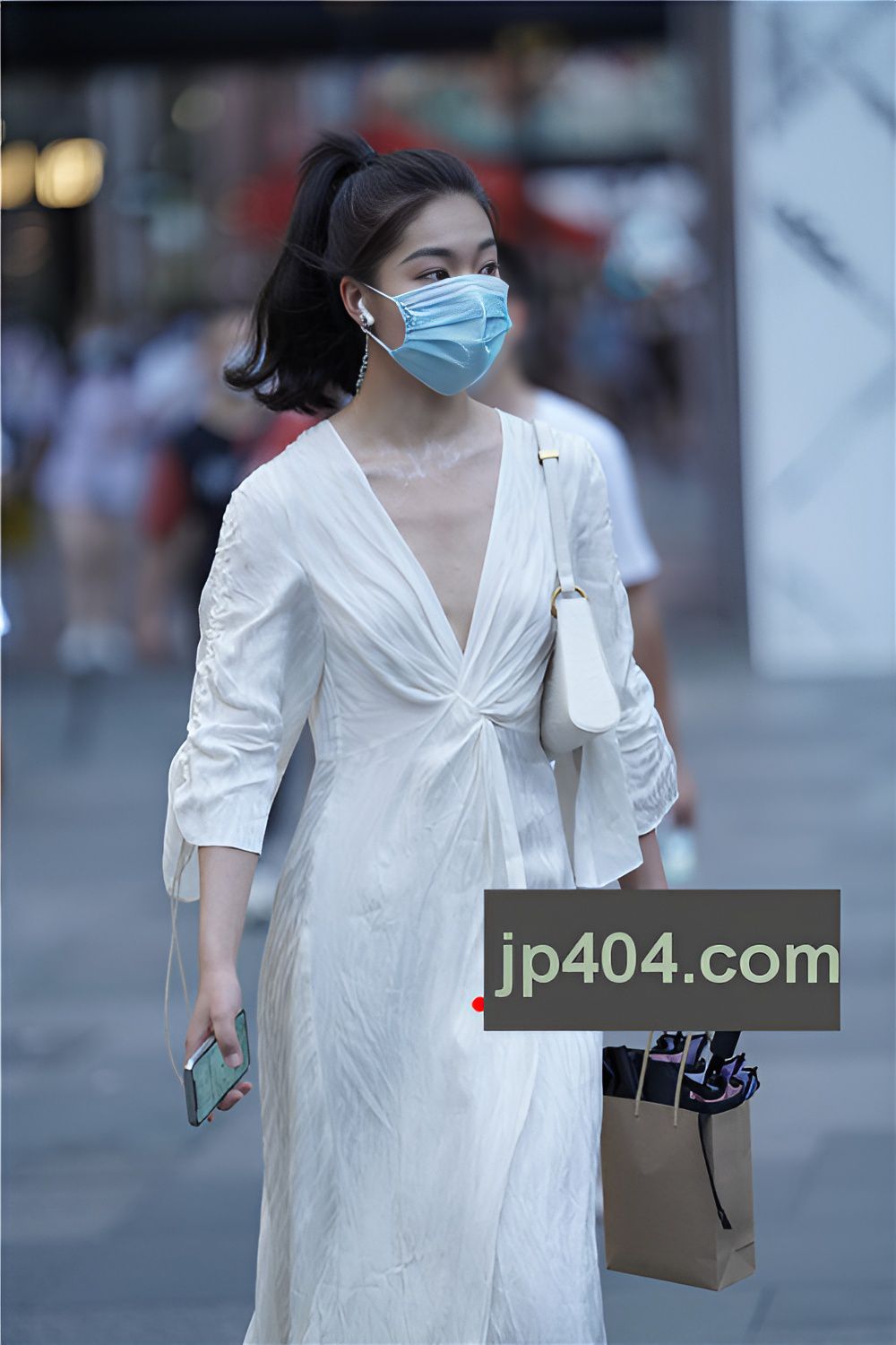 白裙V领小姐姐(27P)[327M/JPG]