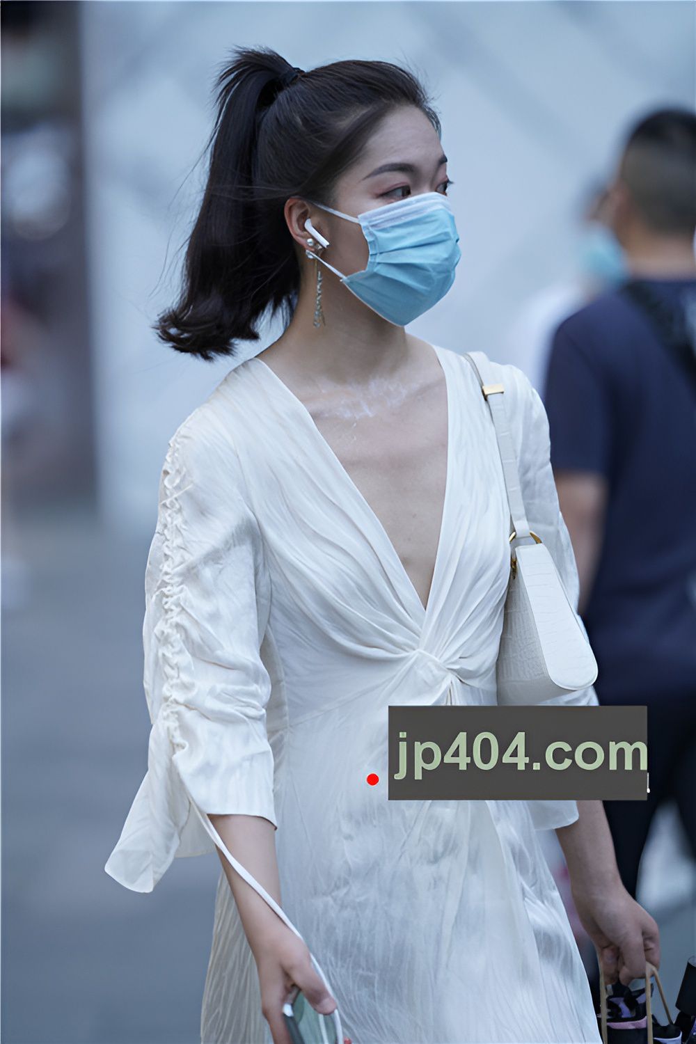 白裙V领小姐姐(27P)[327M/JPG]