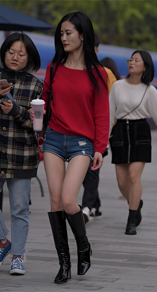 红衣黑靴热裤妹子(83P)[1.85G/JPG]