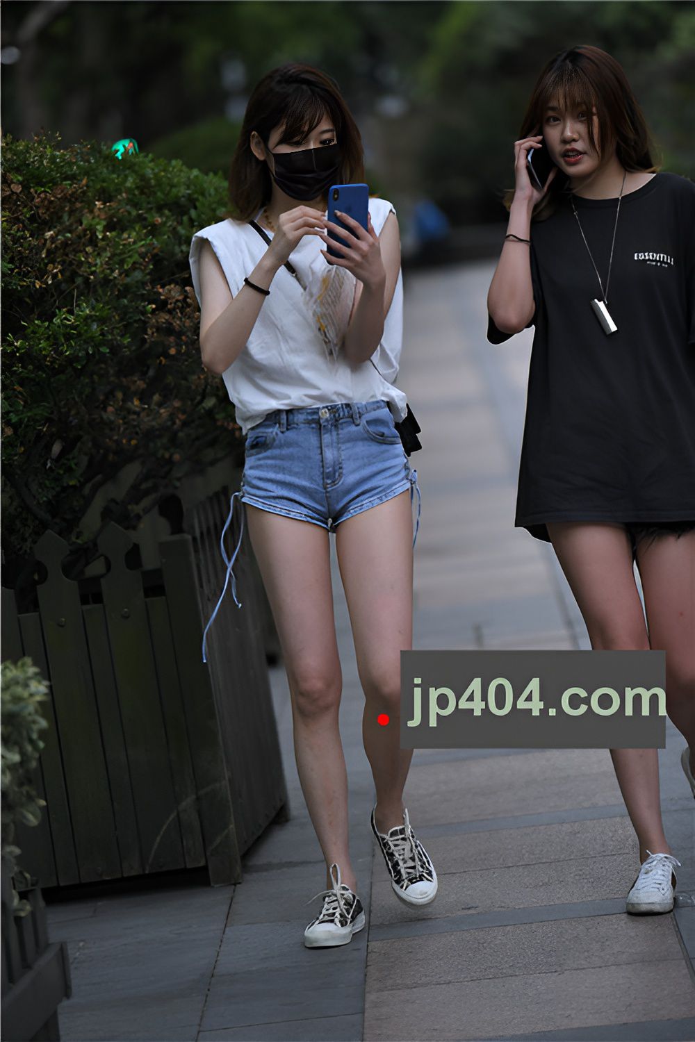 热裤MM(97P)[2.29G/JPG]