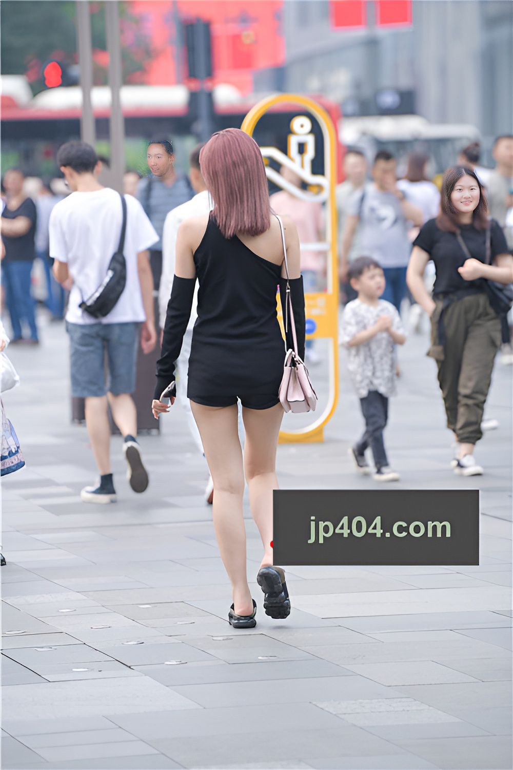 漂亮的白嫩妹子(34P)[434M/JPG]