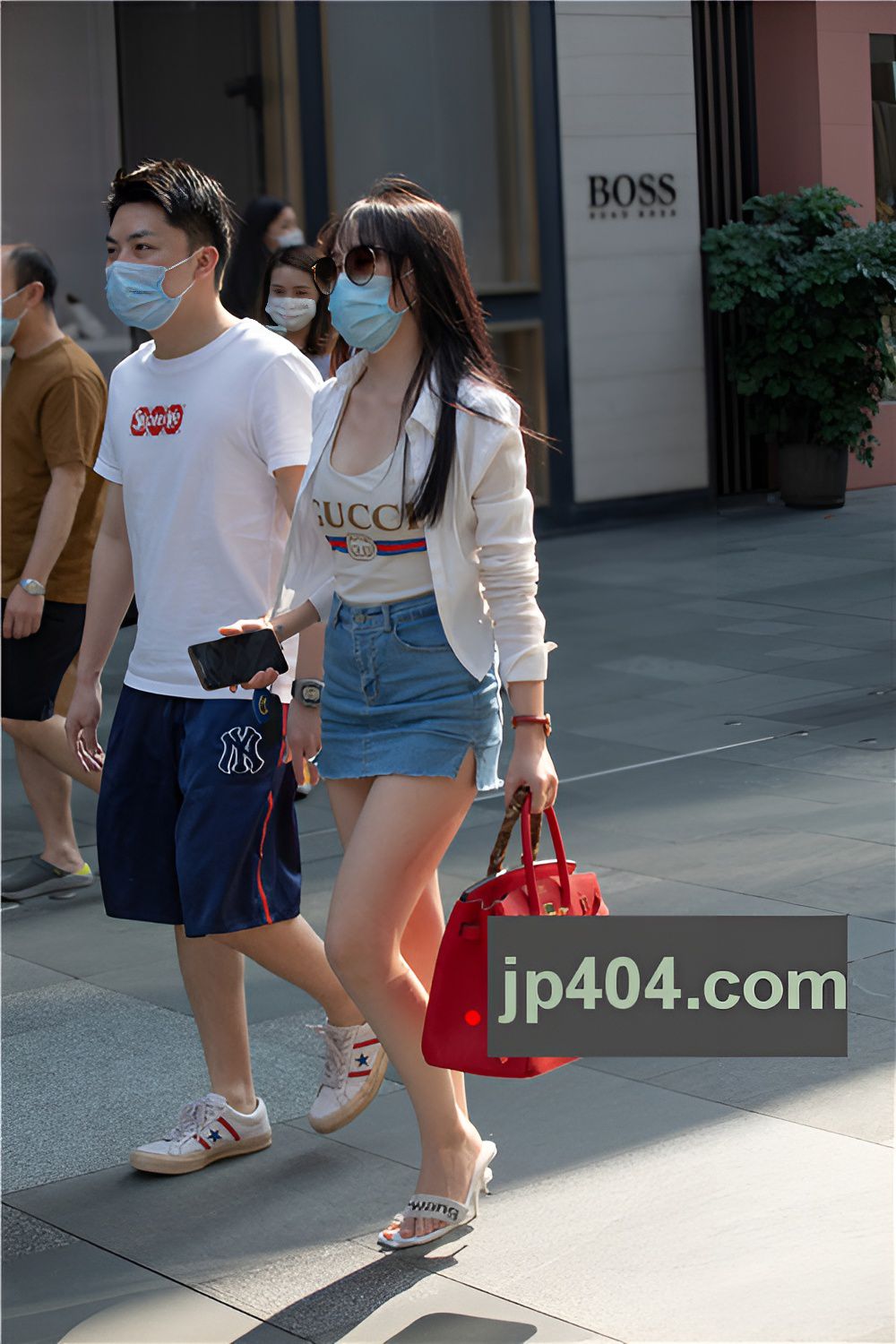 戴墨镜的妹子(47P)[926M/JPG]