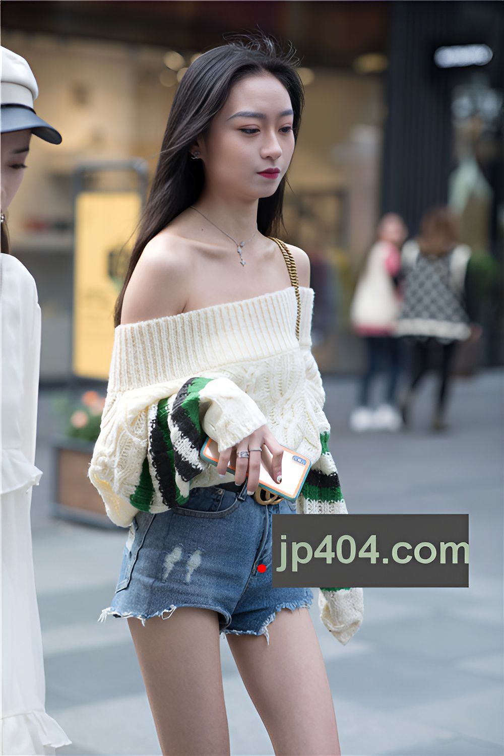 灰色长靴小姐姐(54P)[716M/JPG]