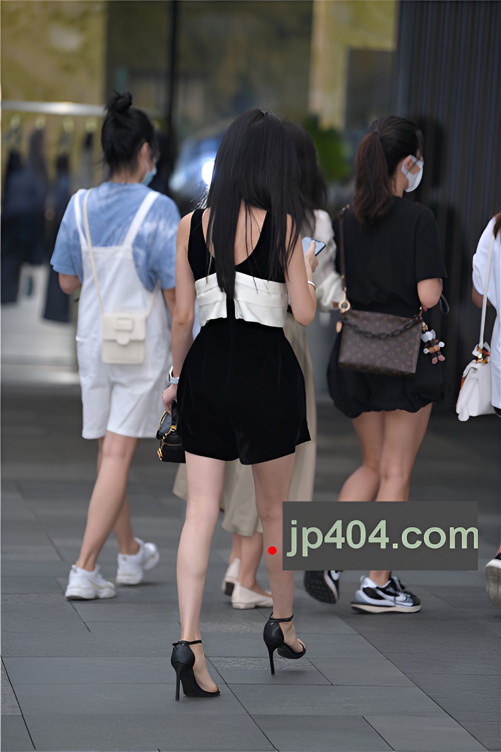 黑裙小姐姐【套图+视频】