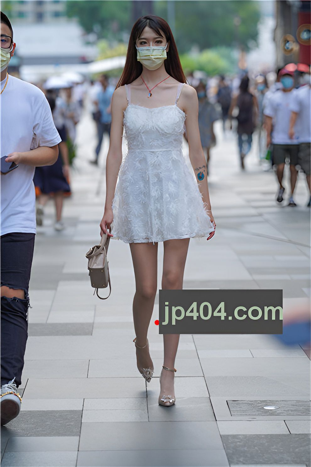 白色吊带裙小姐姐【套图+视频】