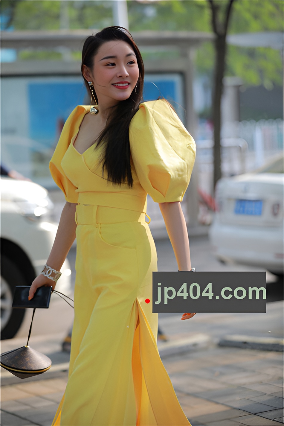 （视频+套图）漂亮的黄衣小姐姐(176P)[6.24G/MP4]