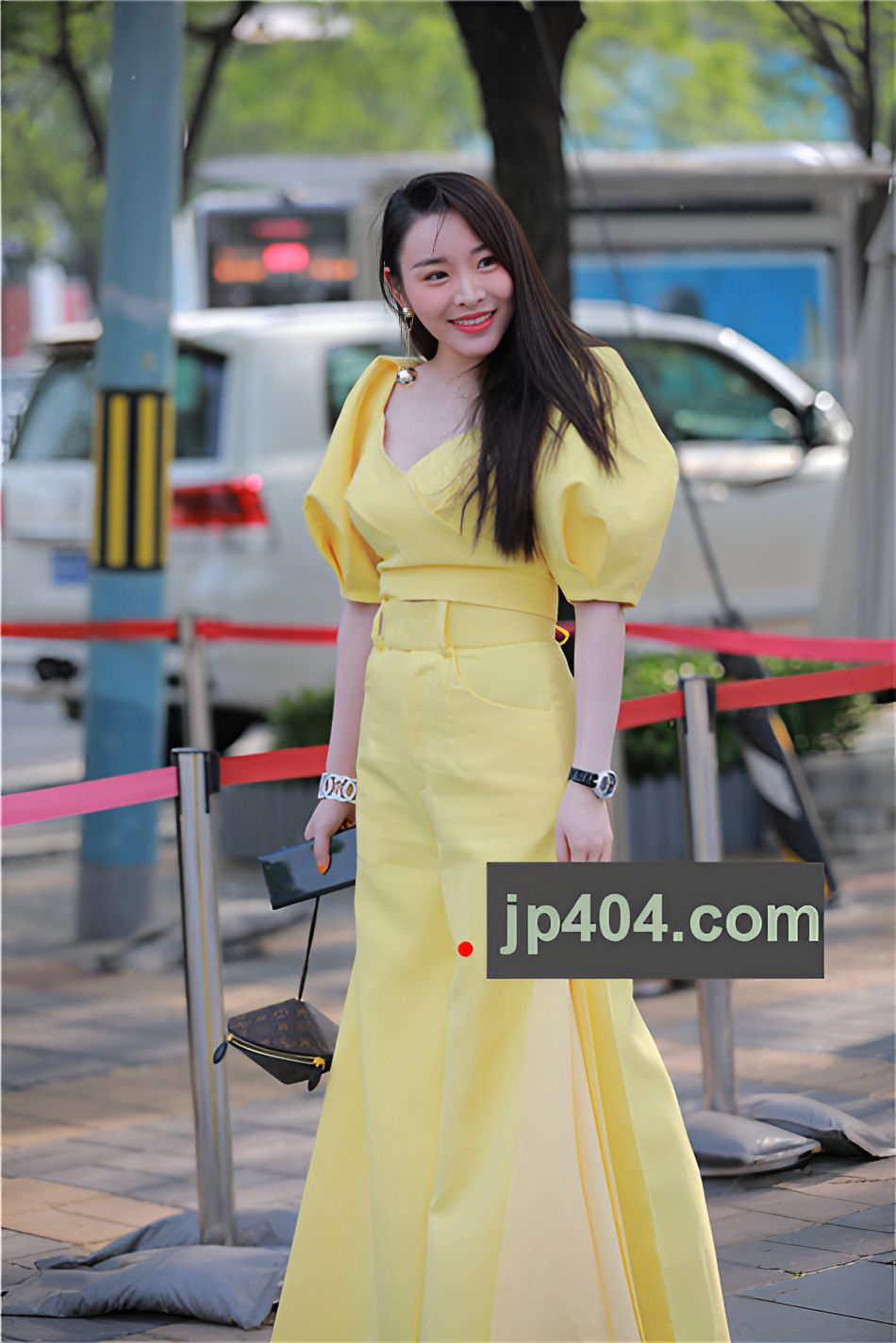 （视频+套图）漂亮的黄衣小姐姐(176P)[6.24G/MP4]