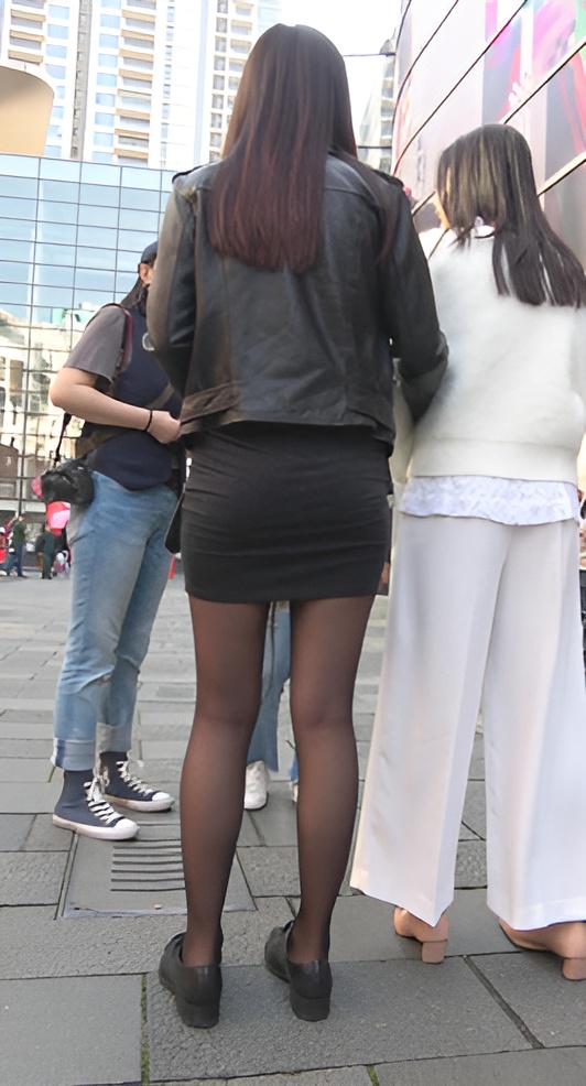 黑丝包臀裙小姐姐[2.56G/MP4]